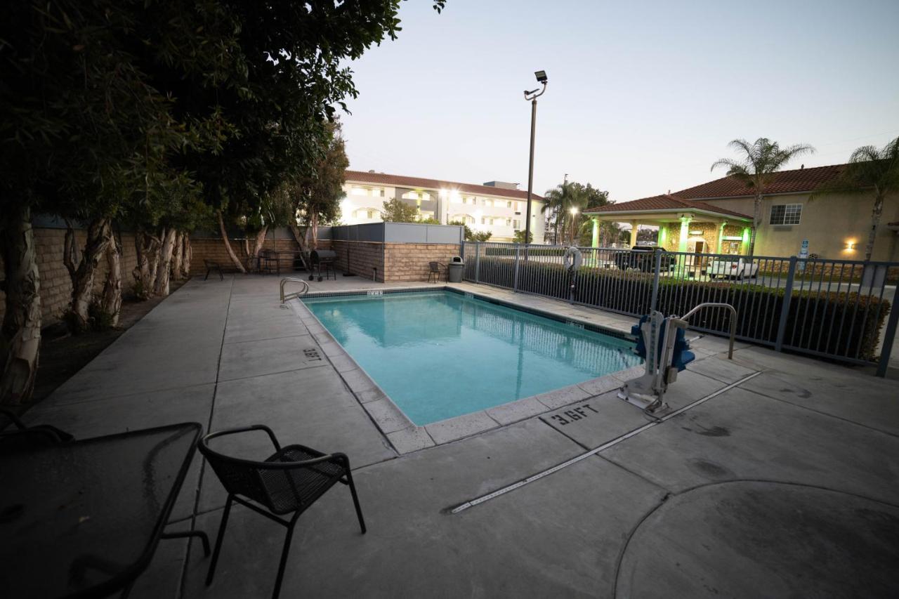 Mid City Inn & Suites Pico Rivera Εξωτερικό φωτογραφία